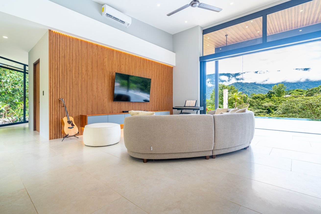 Ojochal Modern Jungle Home with Infinity Pool & Mountain Views