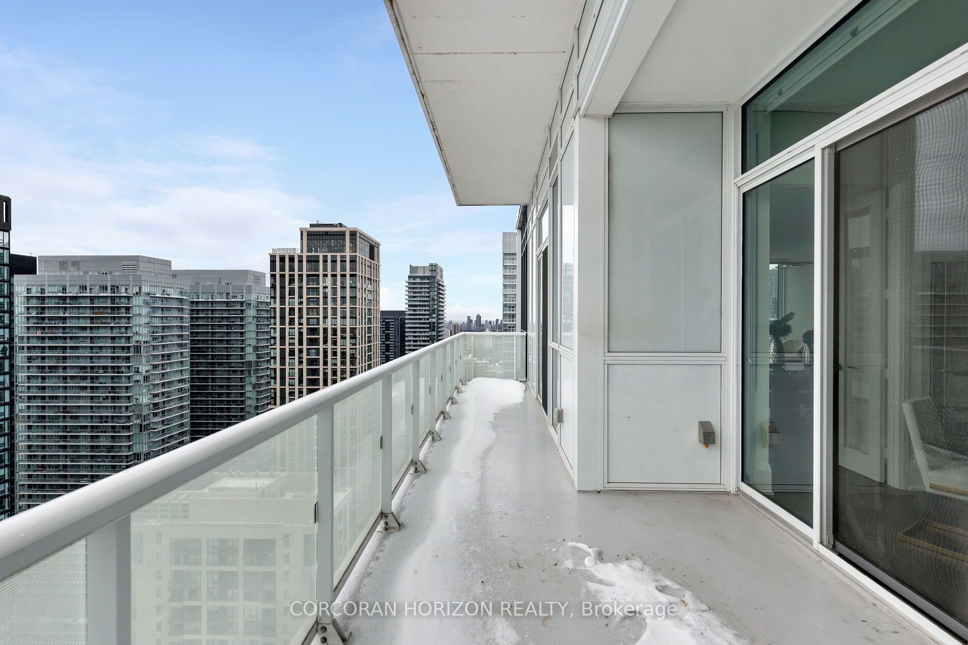 PENTHOUSE OPULENCE BY THE EGLINTON LRT