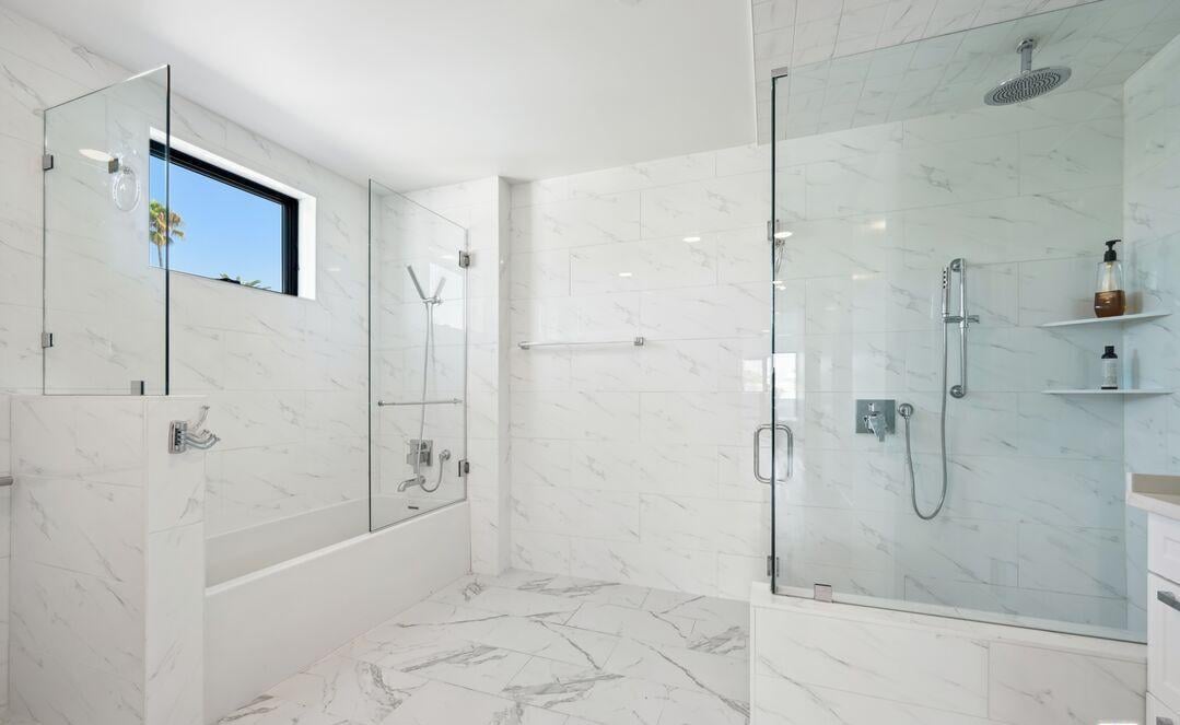 137 N Doheny Dr