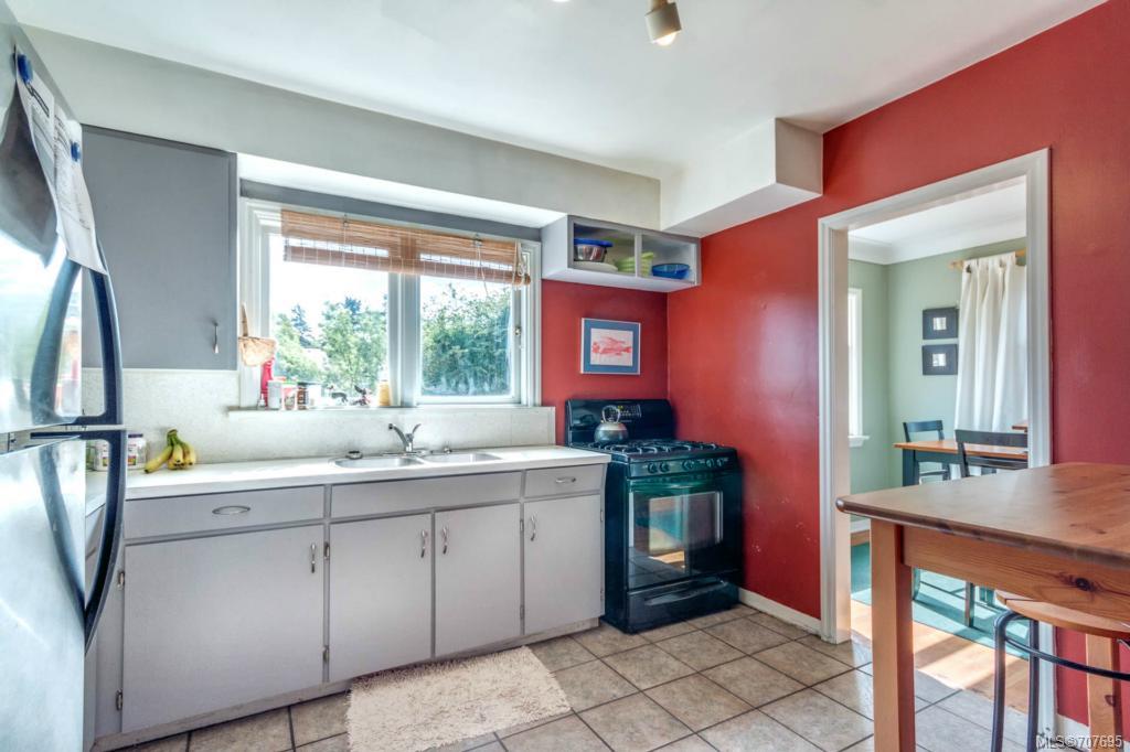 2531 Roseberry Ave