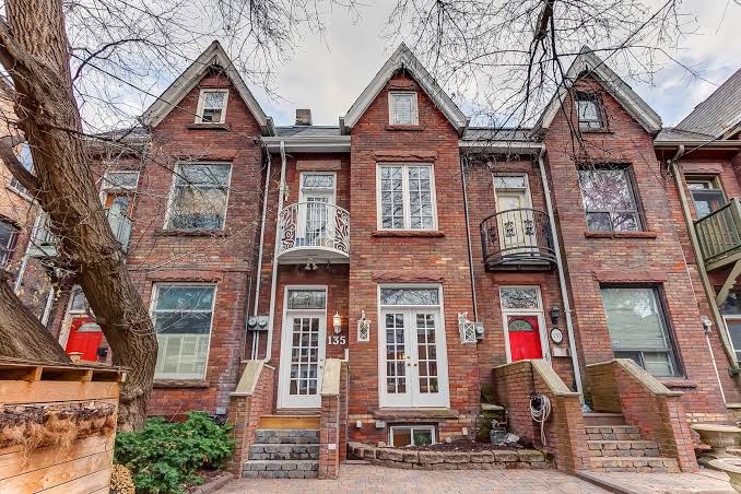 135 Cowan Ave