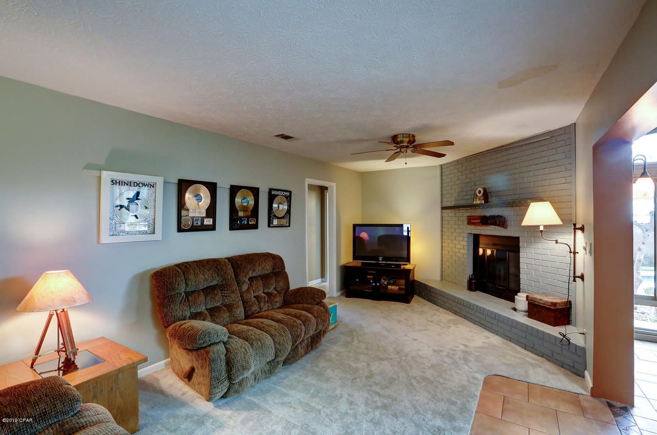 1544 Donna Avenue