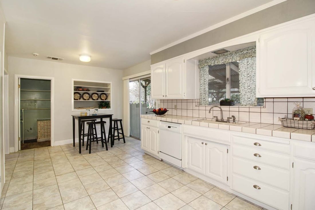 Just listed! Darling Elmhurst home