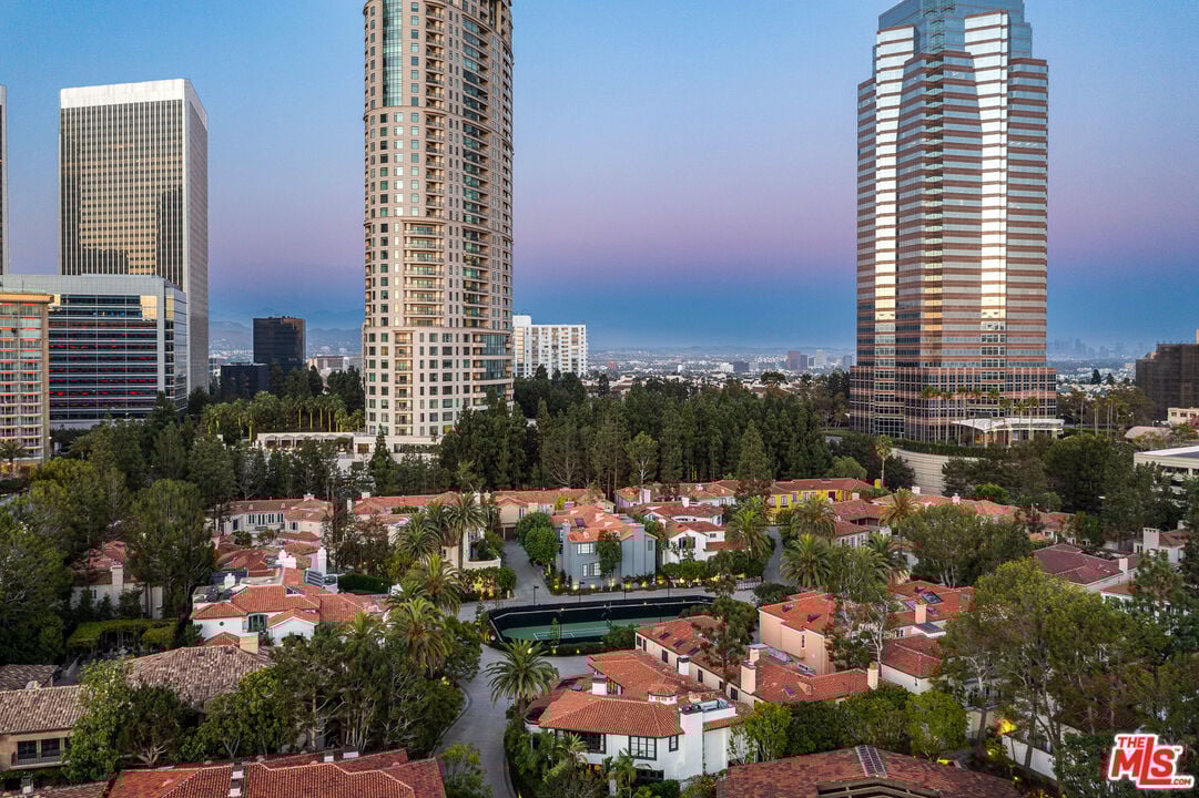 Century Woods Dr, 90067