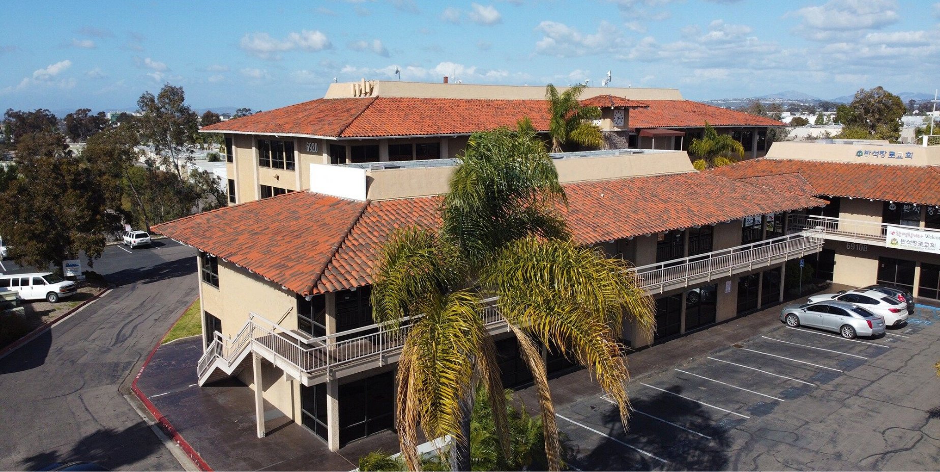 6910 Miramar Rd