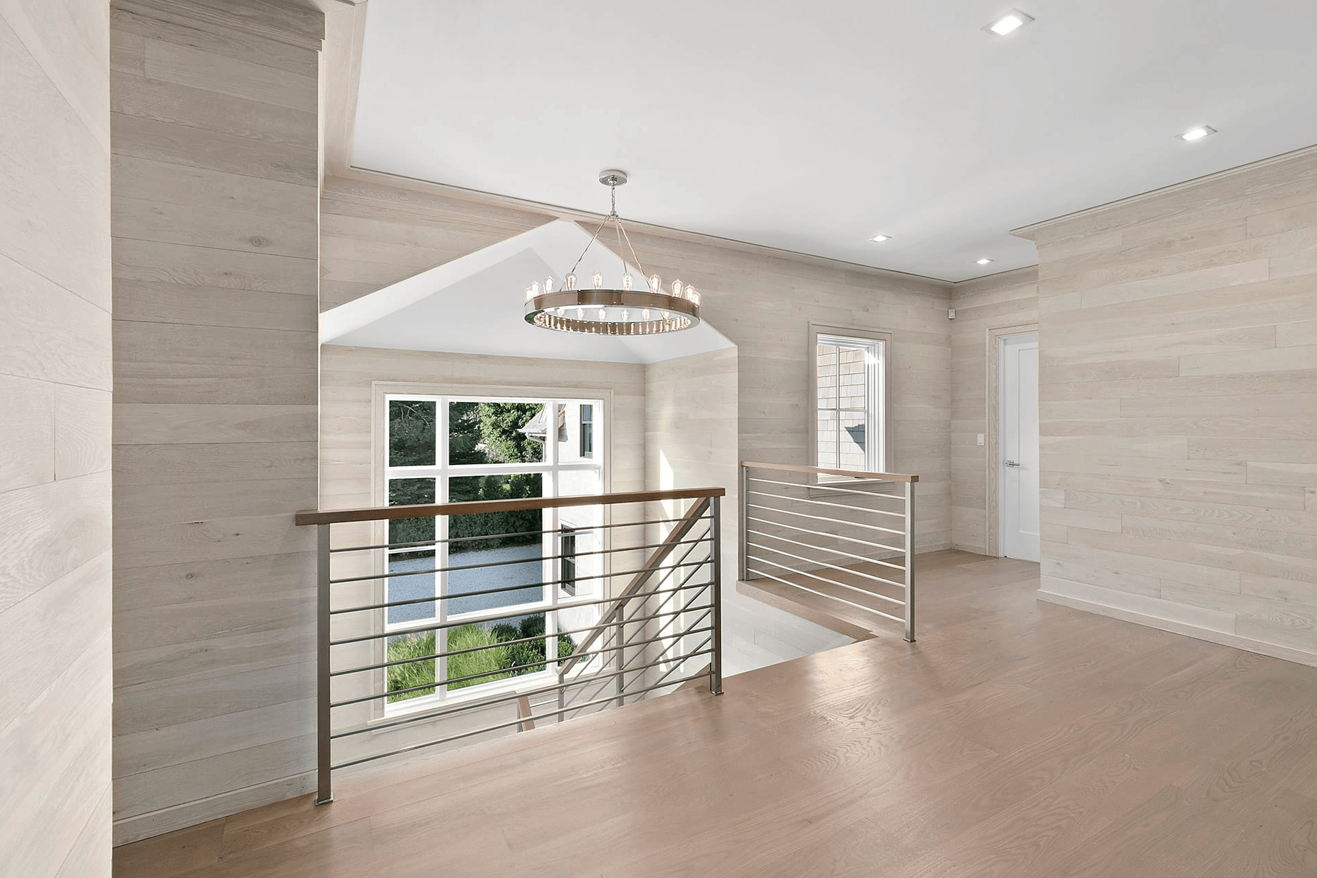 77 Newman Ave