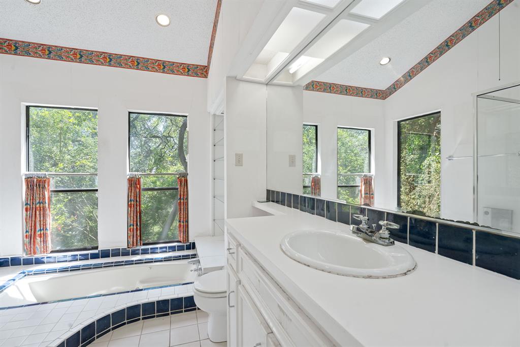 1513 Flintridge Rd