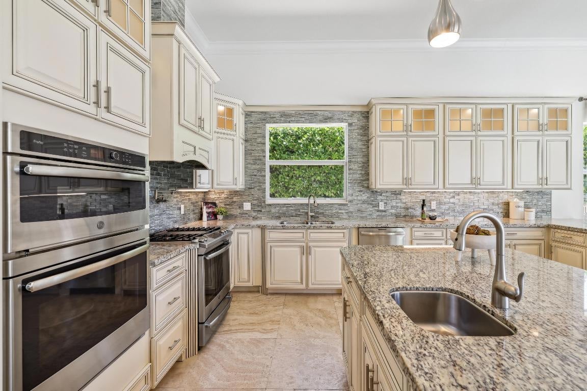 1030 Rhodes Villa Ave