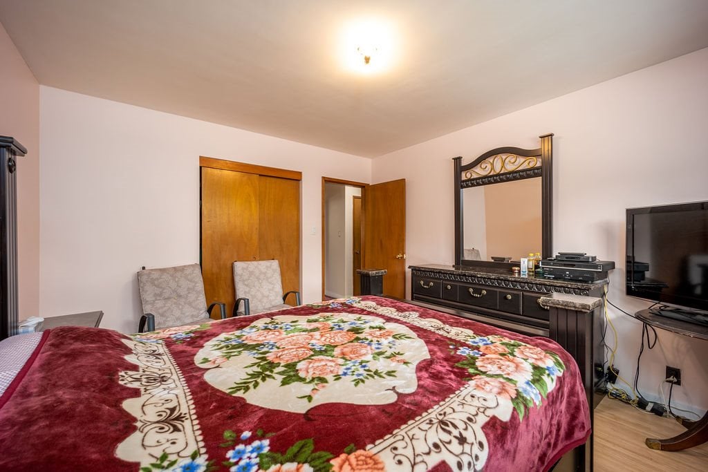 7460 Kraft Cres