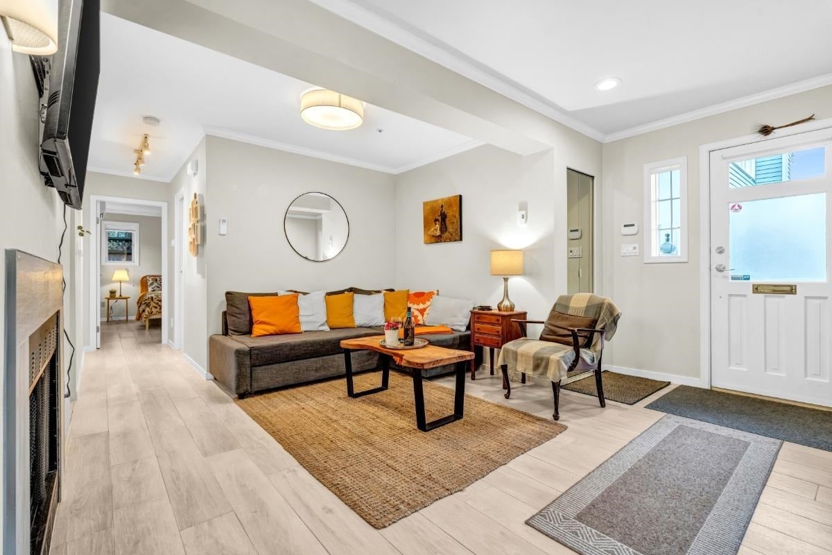 1942 W 15th Ave
