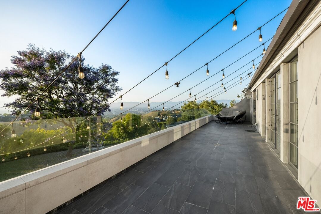 Stone Ridge Ln, 90077