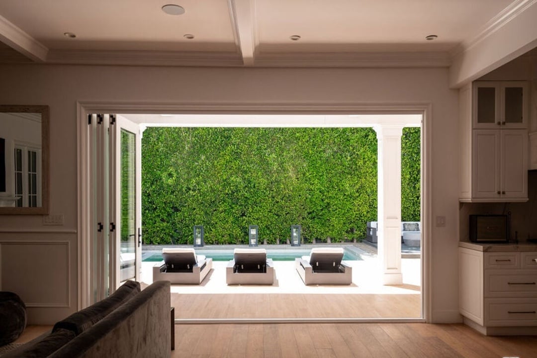 Highcliff Vista, N Stanley Ave, 90036