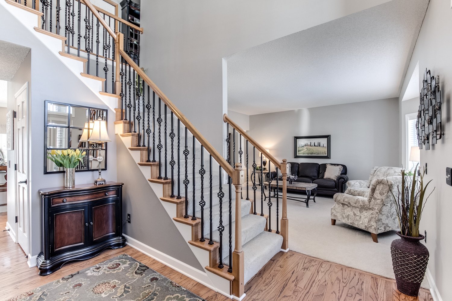 Beautiful 2-Story in Desirable OakParke Estates