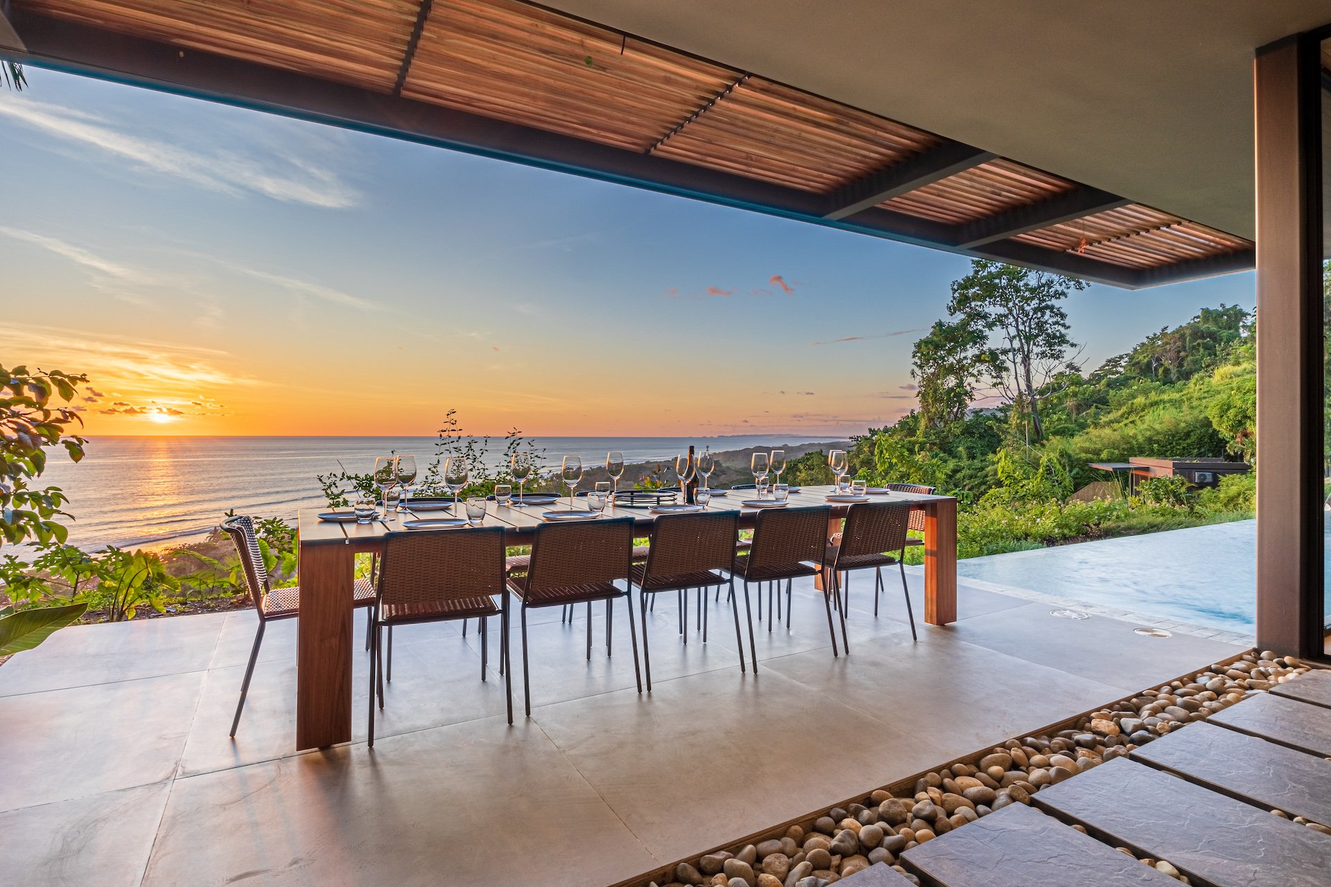 Cascada de Luz - A Magnificent Luxury Home Above the Surf Waves