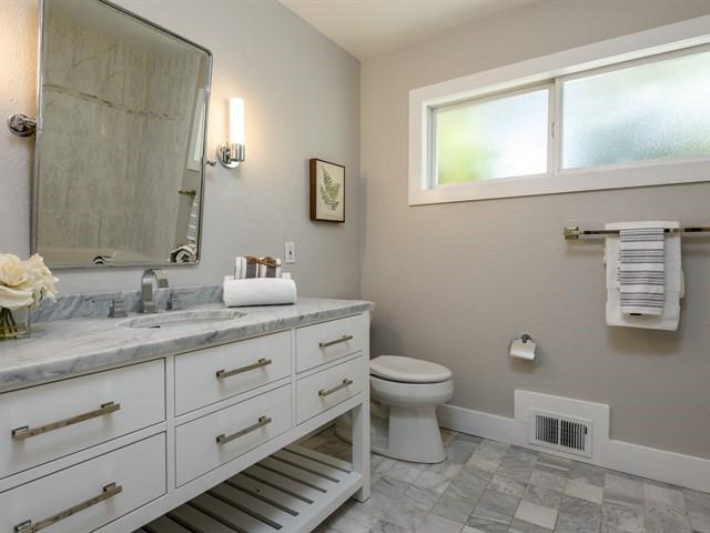 1 Fair Oaks Lane