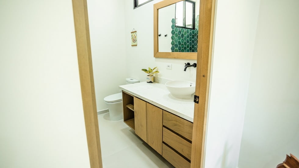 Luxury Riverfront Residence in Playa Dominical Walk to the Beach