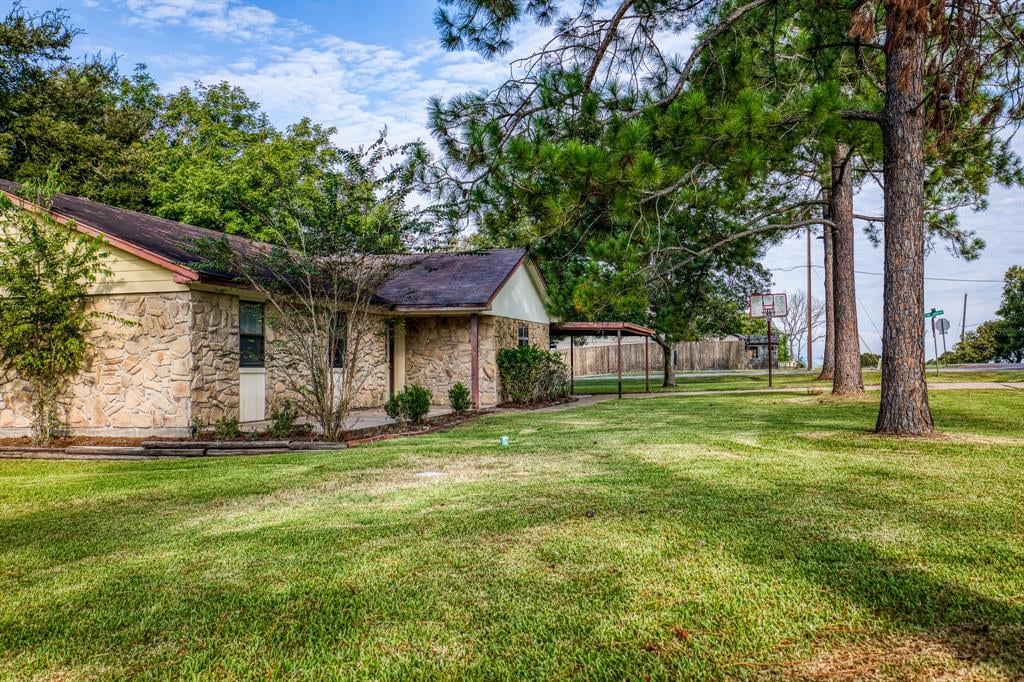 3020 Bluebonnet Boulevard