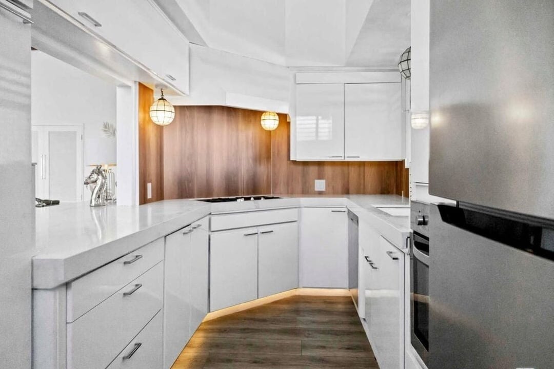 Monarch Pavilion, Beverly Grove Dr, 90210