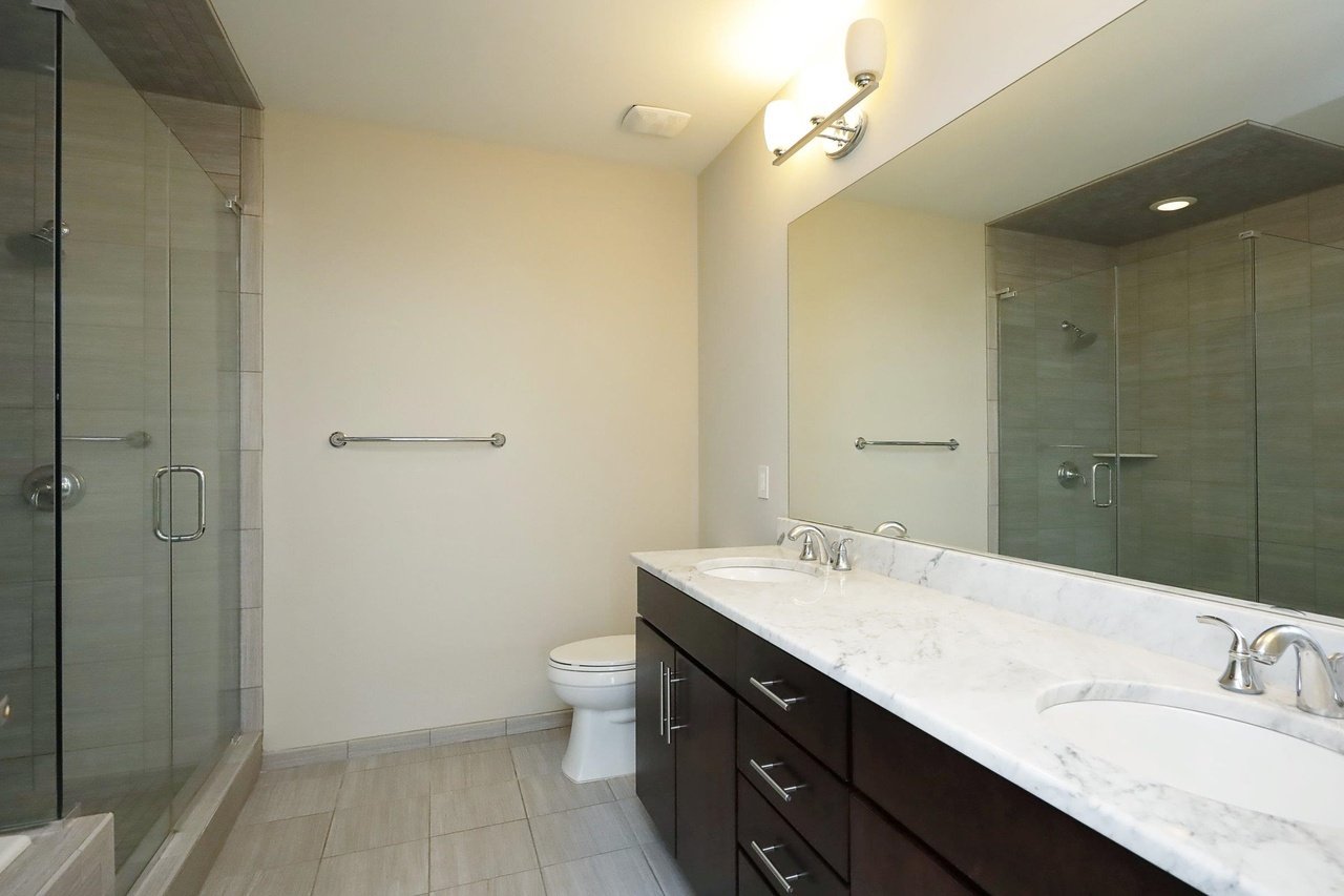 140 W Franklin St #514
