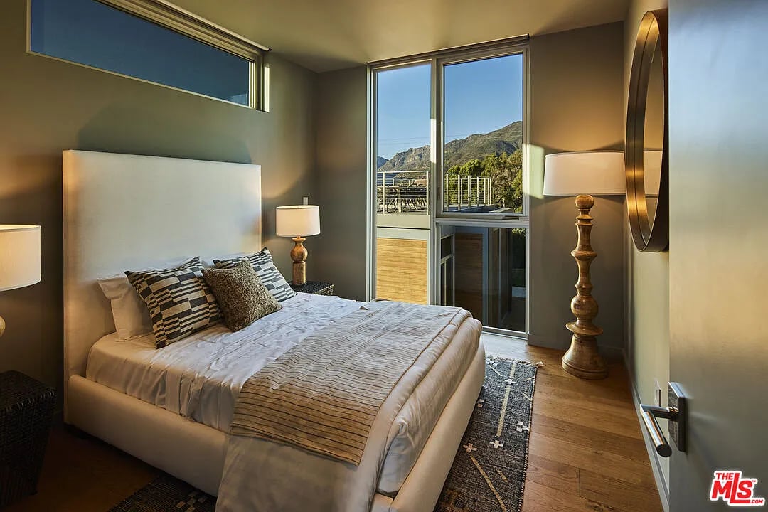 5924 Bonsall Dr