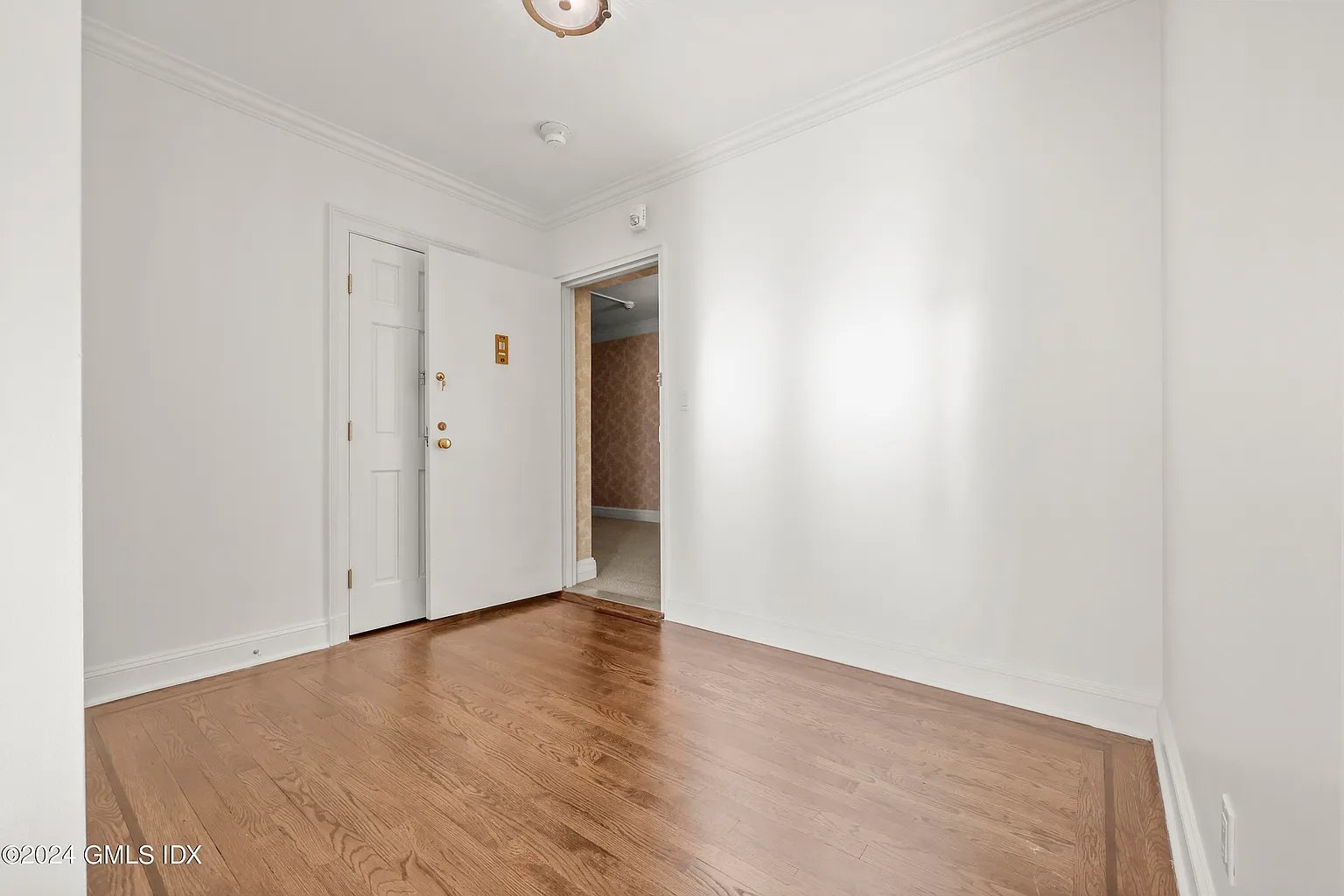 2 Putnam Hl APT 4G