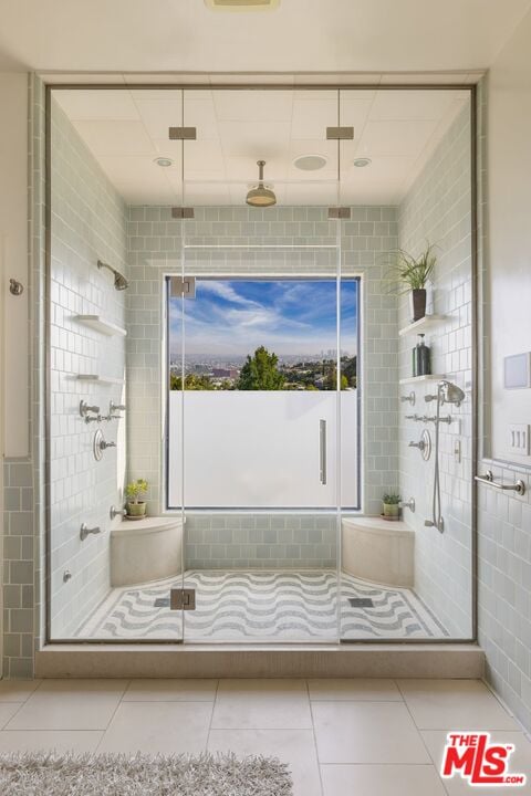 Aria Manor, Sunset Plaza Dr, 90069