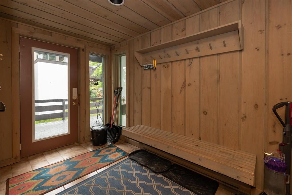 Coolidge Falls Ski Season rental with views!
