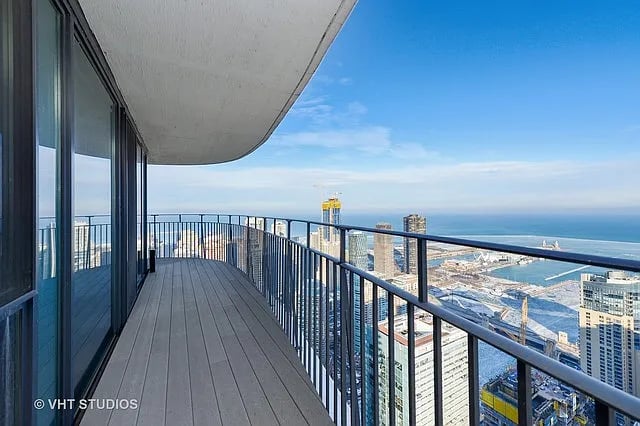225 N Columbus Dr Unit 6705