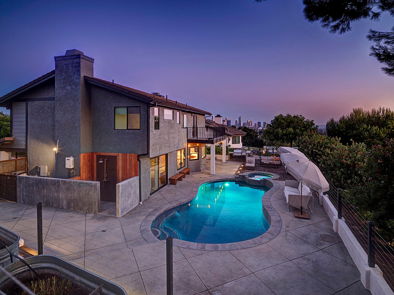 Silverlake, Pools and Views