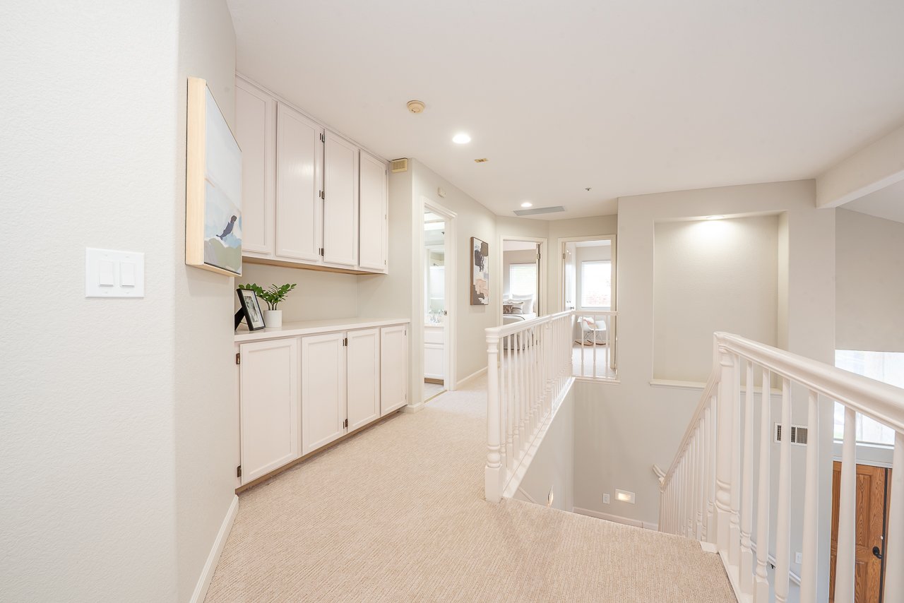 Meridien Court - Gated Community!