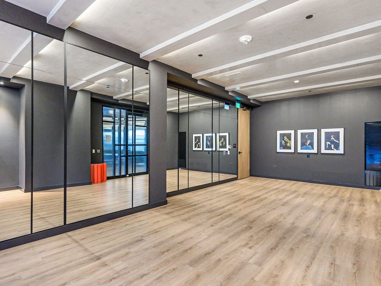 55 Charles St E Unit: 2604