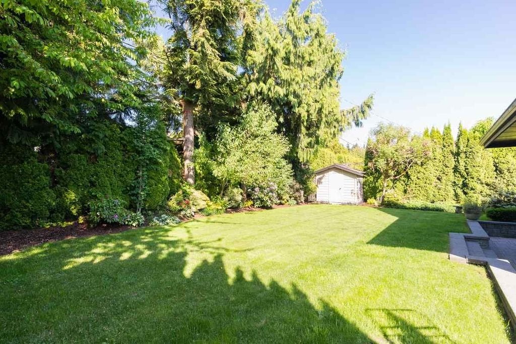944 Beaumont Dr