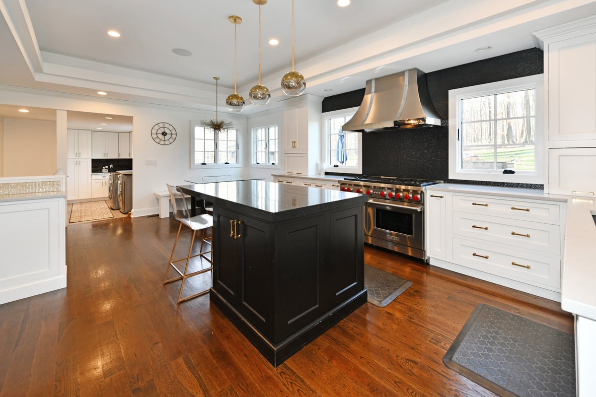 563 Eastgate Rd