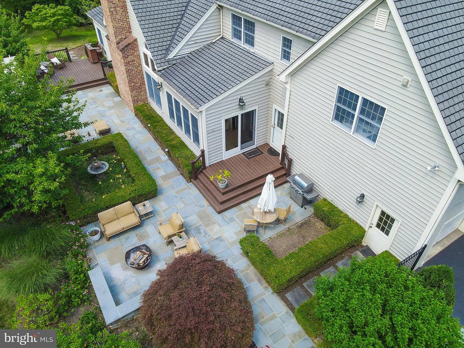6 Rustic Dr