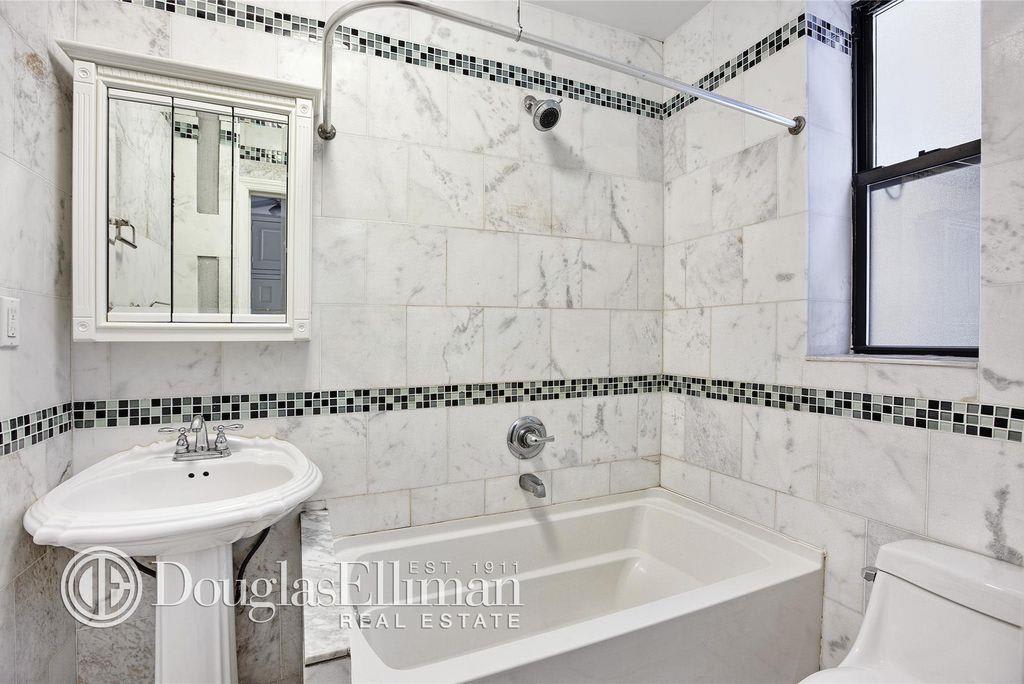 202 West 107th Street, Unit 2E
