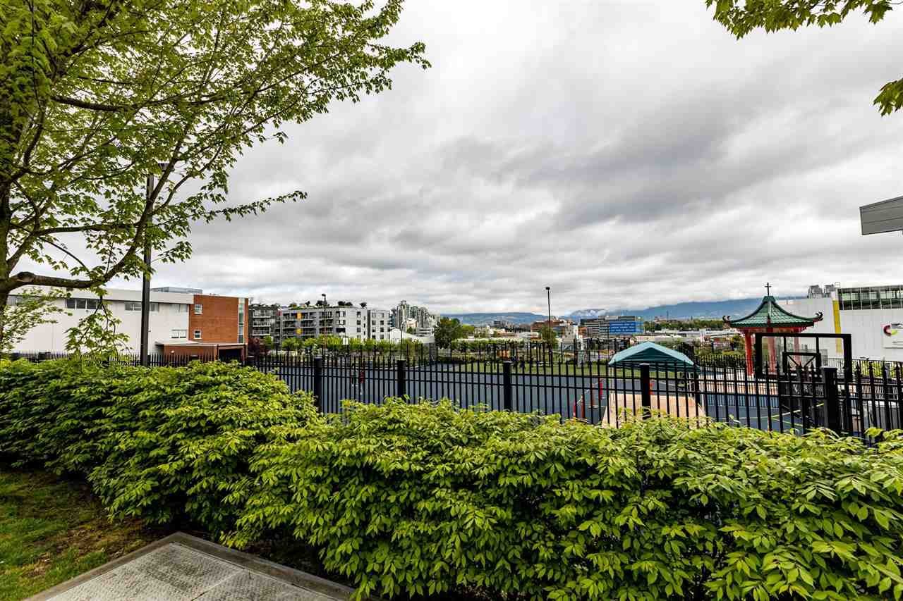 209-440 E 5th Ave