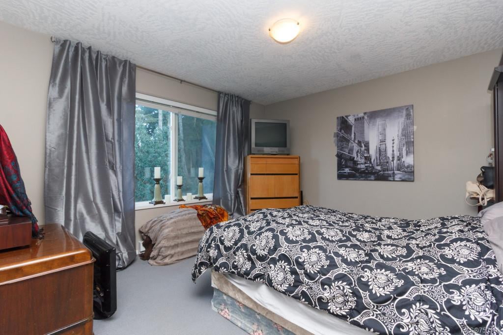 632 Olympia Ridge, Langford