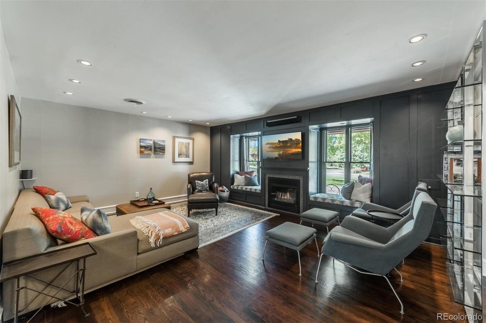 3200 E Flora Place