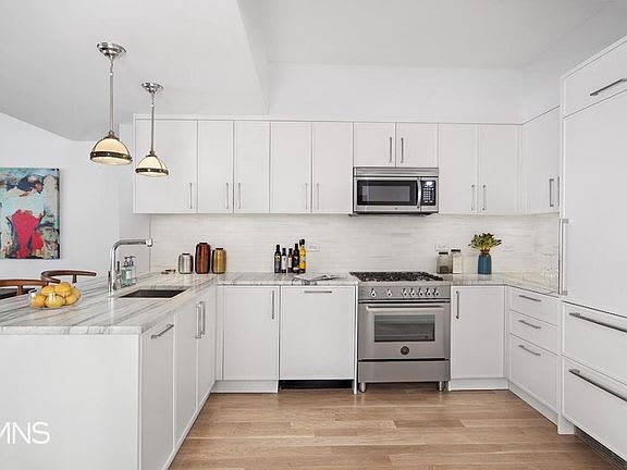 171 S Portland Avenue Unit: 1C