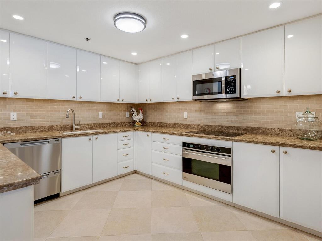 1255 North Gulfstream Ave, #904