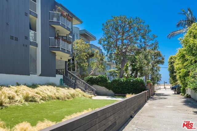24 Westwind Street, Unit F  Marina del Rey, CA 90292