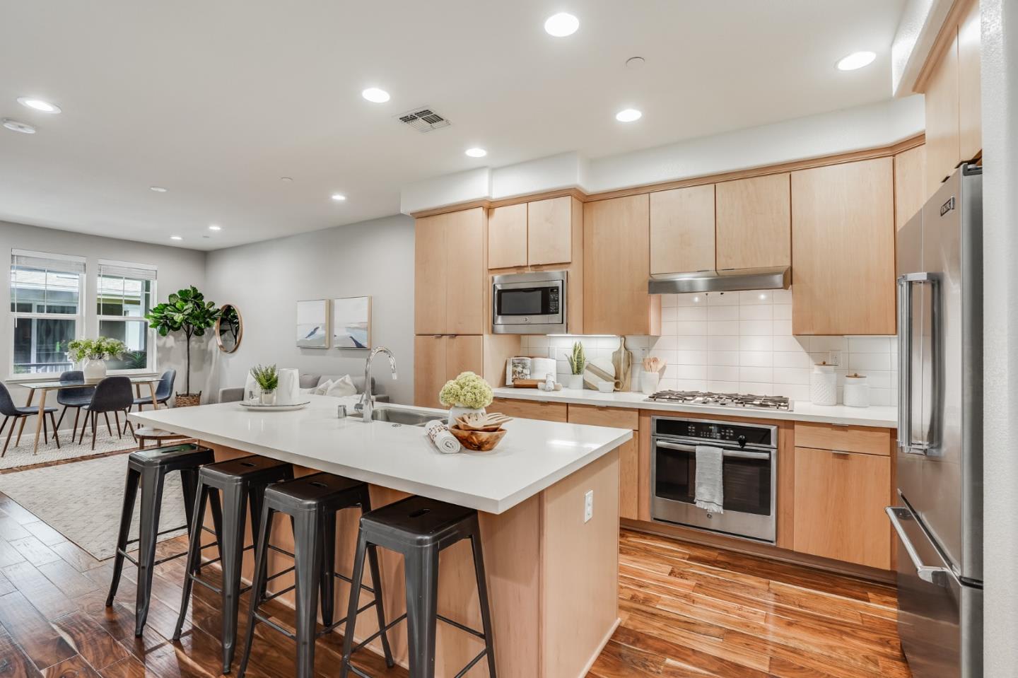1655 Latitude Dr, #3