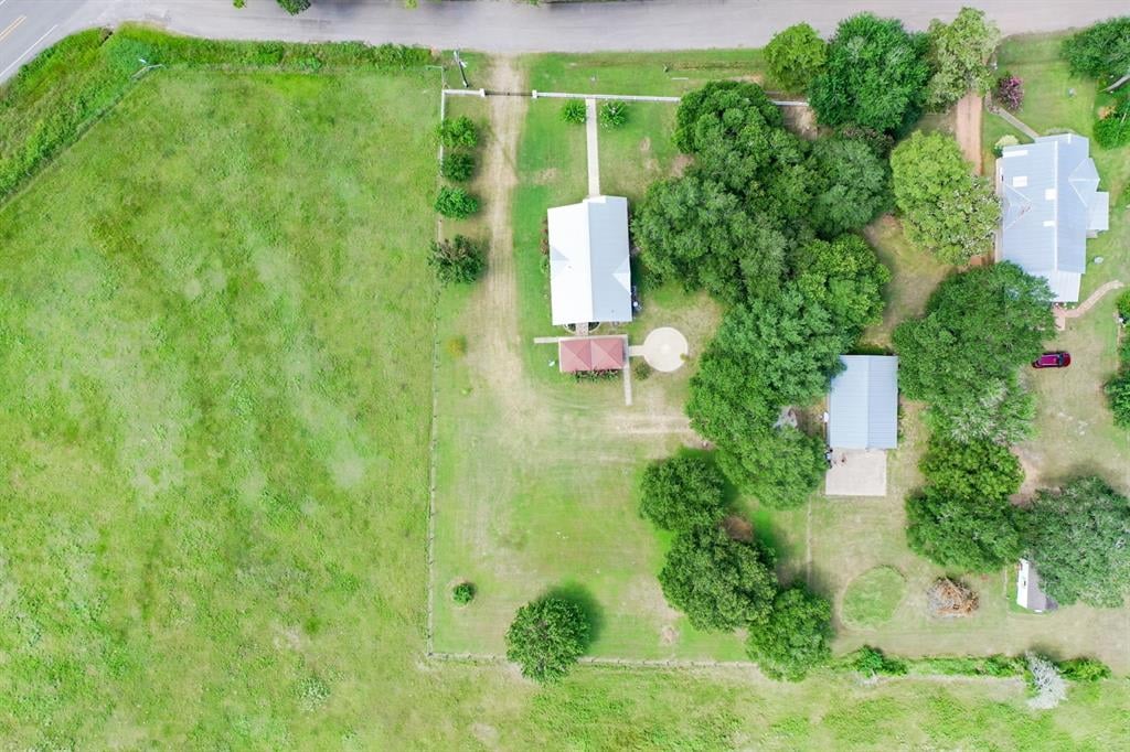 134 Houston St New Ulm, Tx 78950