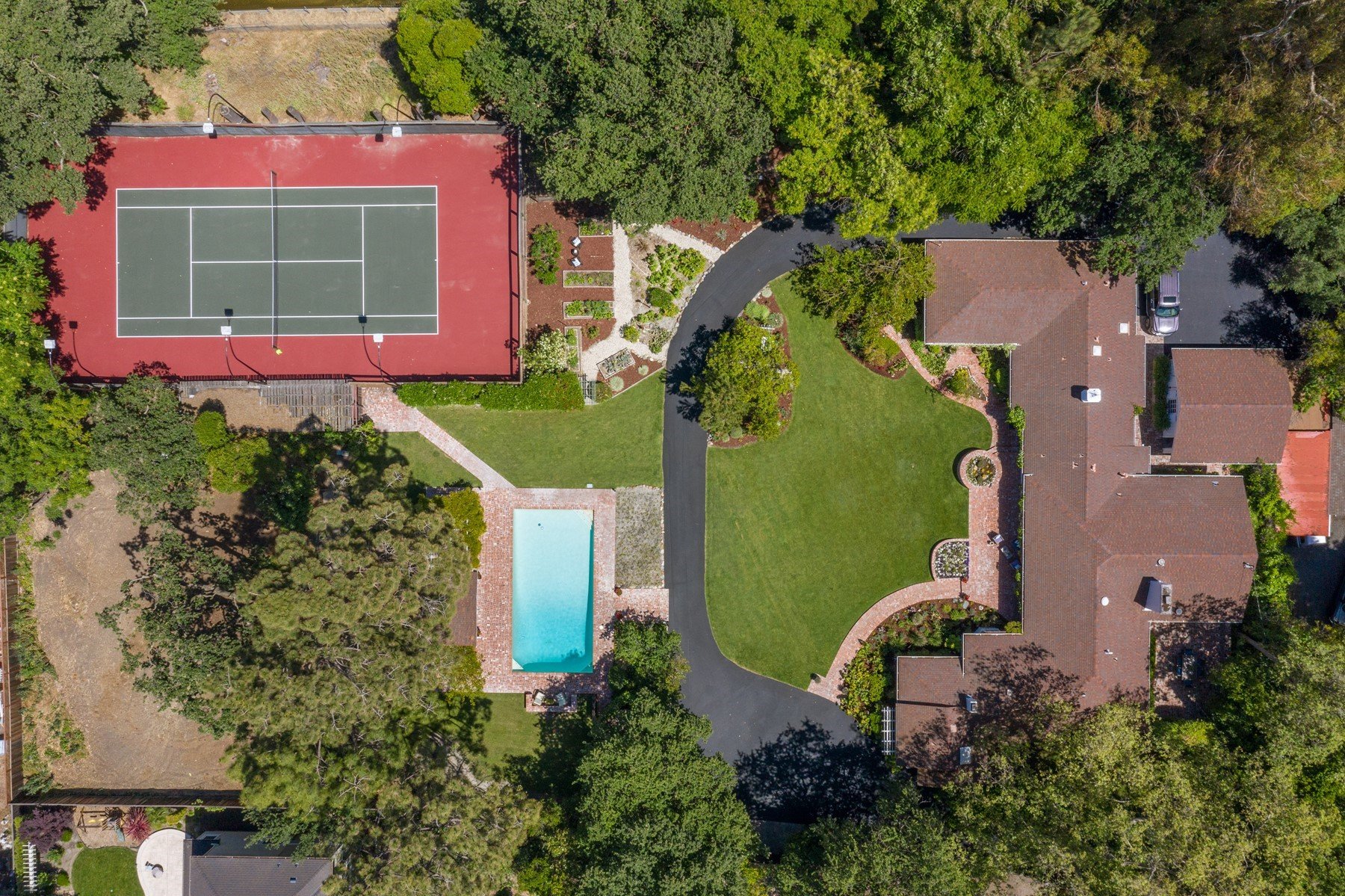 160 Alderwood Rd