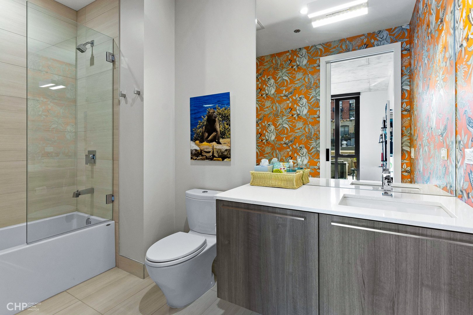 West Loop Luxury: 111 S Peoria St, #210