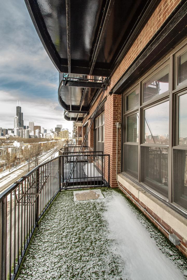 South Loop Loft: 1503 S State St,  #403