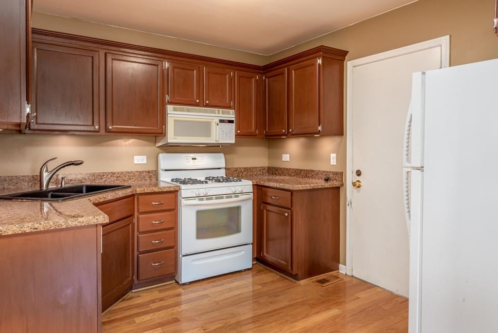 2632 College Hill Cir