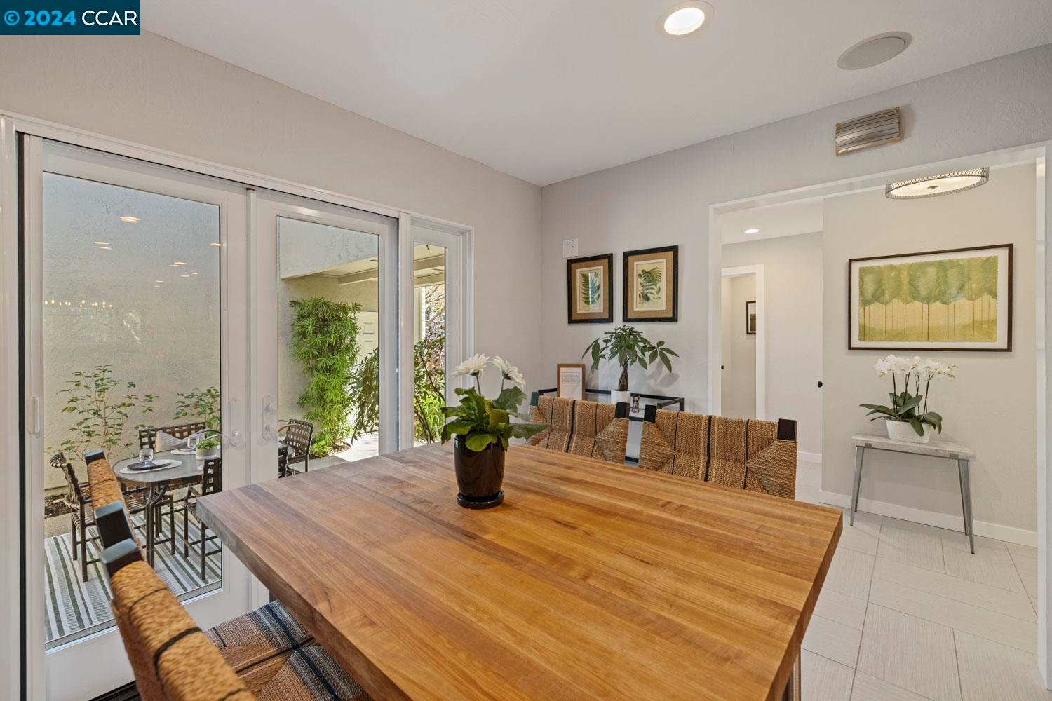 10 Doral Dr