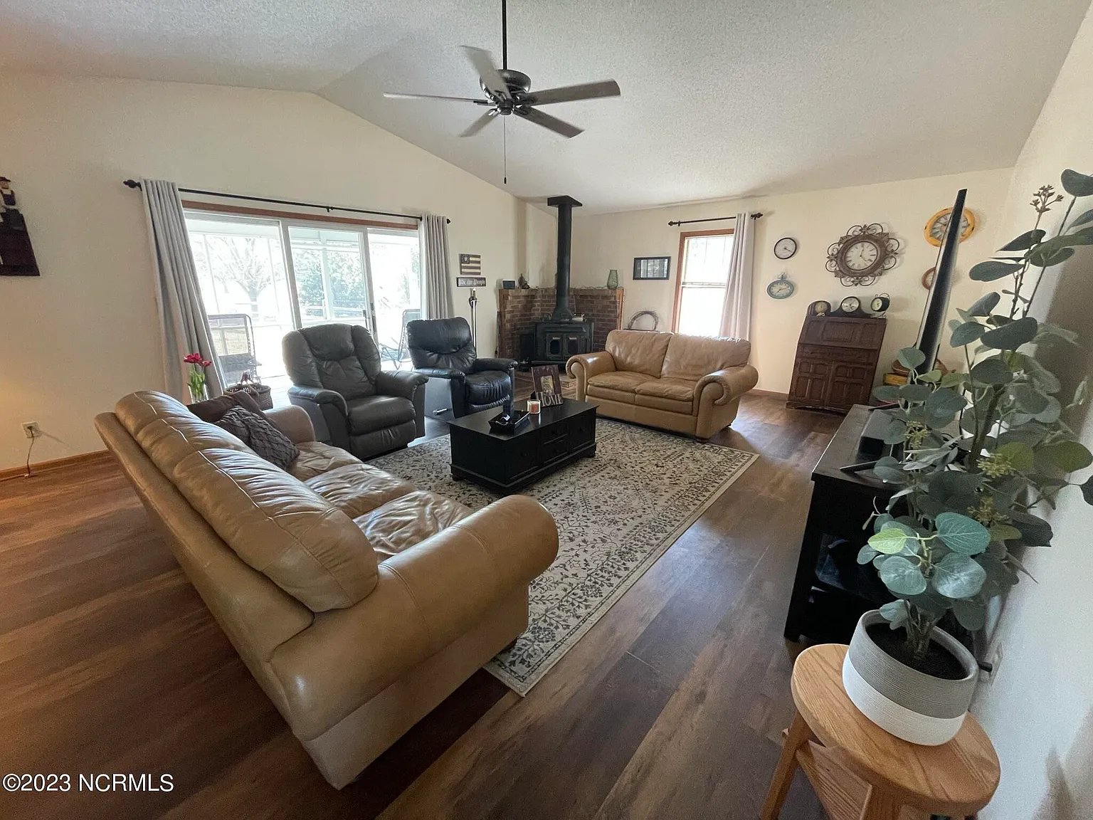 121 Fairway Ln