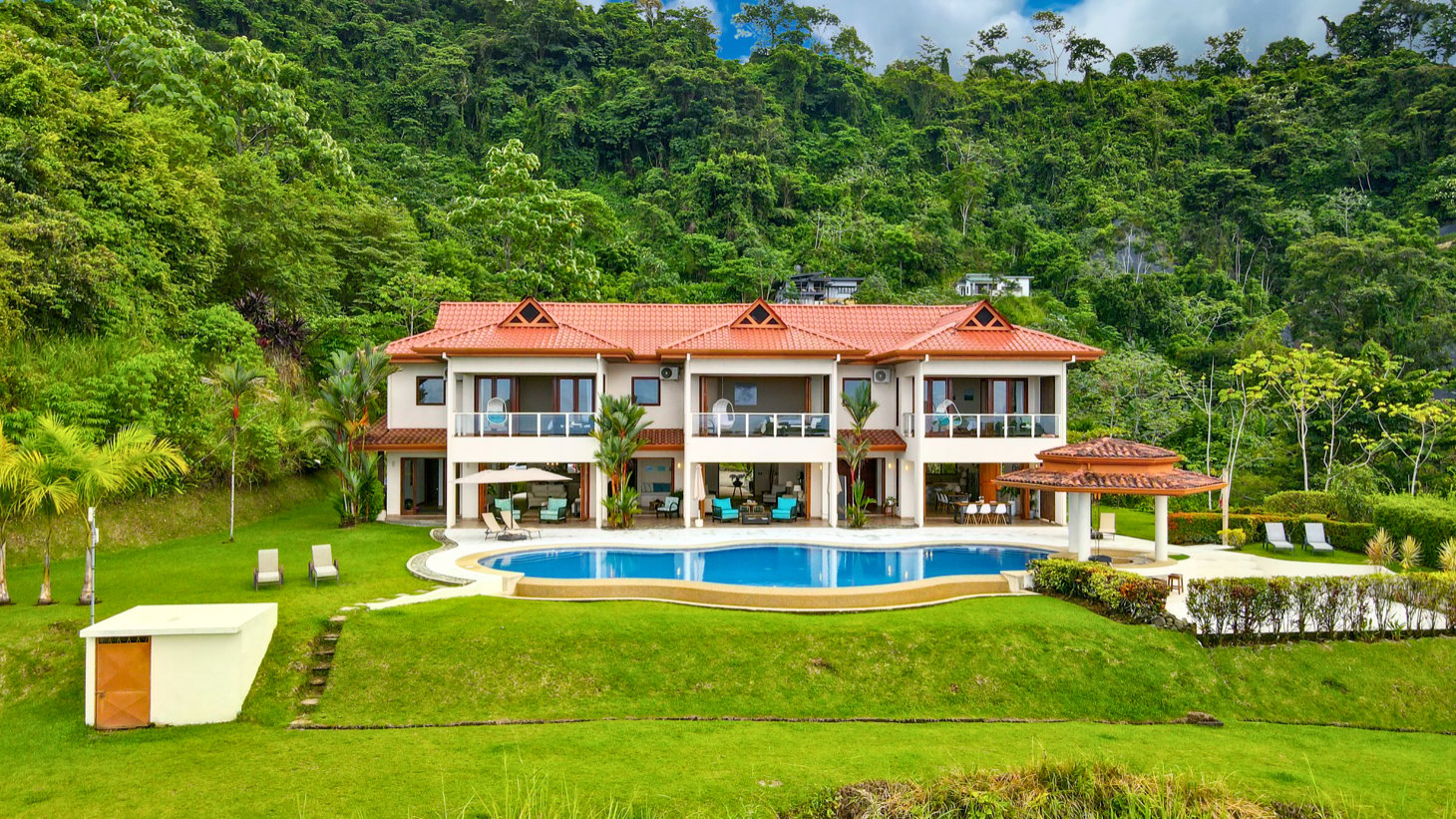 Ocean-View Luxury Home in Ojochal with Sunset Views and Retreat Potential